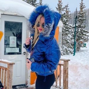 Mengerzi Blue Metalic Coat